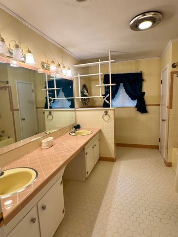 1002 Hilda St, Morgan City, LA 70380