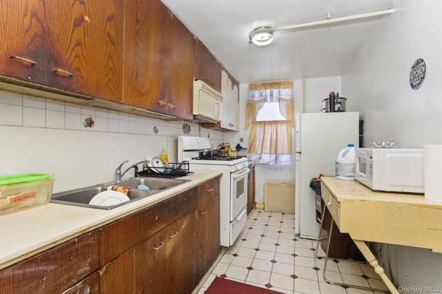 661 Jefferson Place, Bronx, NY 10456