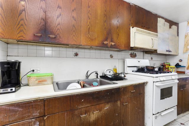 661 Jefferson Place, Bronx, NY 10456