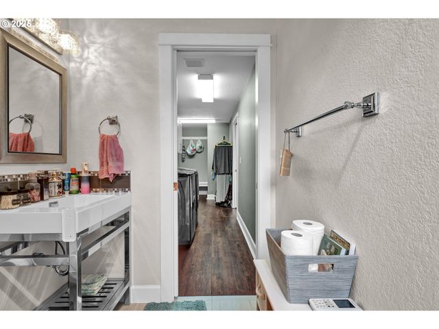 3343 BENTLEY Ave, Eugene, OR 97405