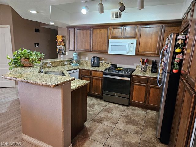 6901 Cobre Azul Avenue 102, Las Vegas, NV 89108