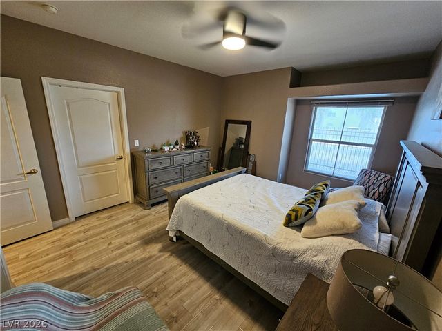 6901 Cobre Azul Avenue 102, Las Vegas, NV 89108
