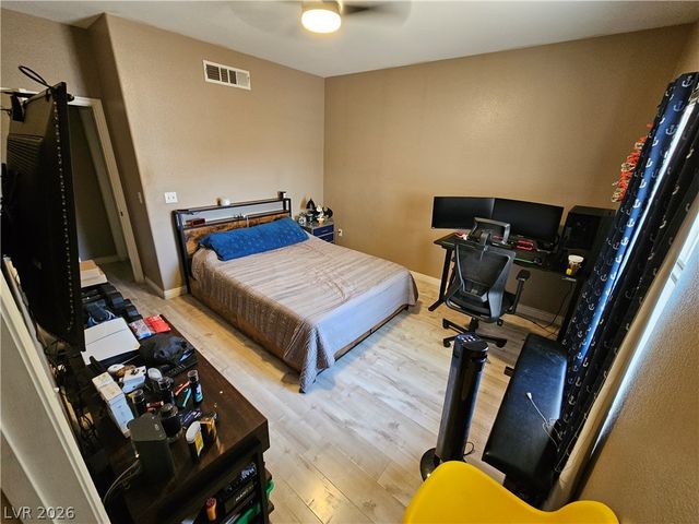 6901 Cobre Azul Avenue 102, Las Vegas, NV 89108