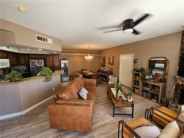 6901 Cobre Azul Avenue 102, Las Vegas, NV 89108
