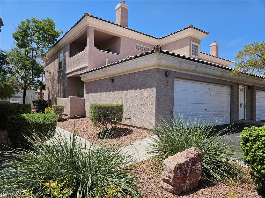 6901 Cobre Azul Avenue 102, Las Vegas, NV 89108