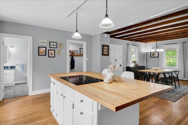 1721 Dorset Street, South Burlington, VT 05403