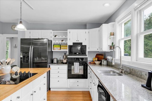 1721 Dorset Street, South Burlington, VT 05403