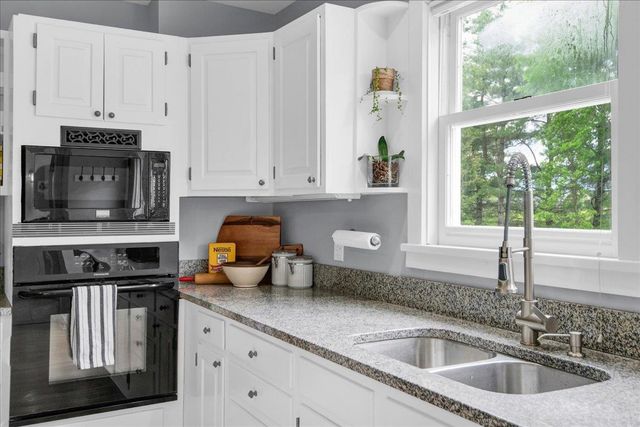 1721 Dorset Street, South Burlington, VT 05403