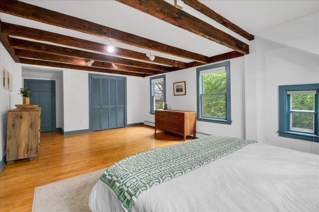 1721 Dorset Street, South Burlington, VT 05403
