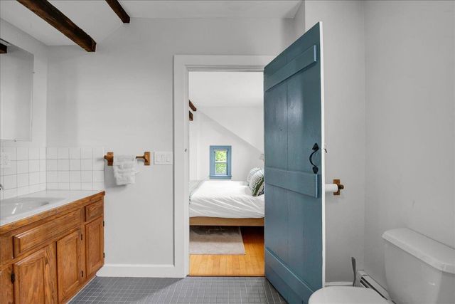 1721 Dorset Street, South Burlington, VT 05403