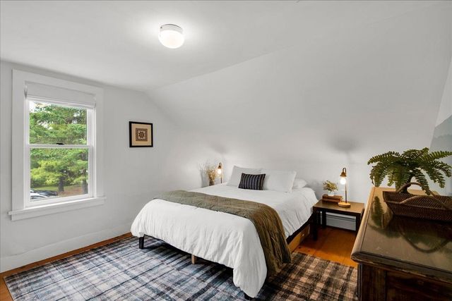 1721 Dorset Street, South Burlington, VT 05403