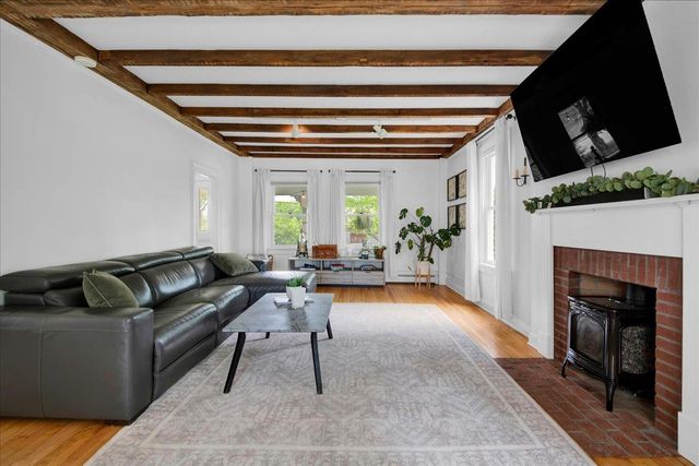 1721 Dorset Street, South Burlington, VT 05403