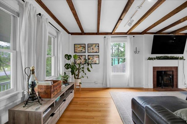 1721 Dorset Street, South Burlington, VT 05403