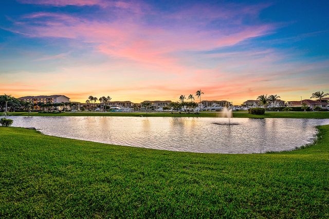 701 Seafarer Circle 103, Jupiter, FL 33477