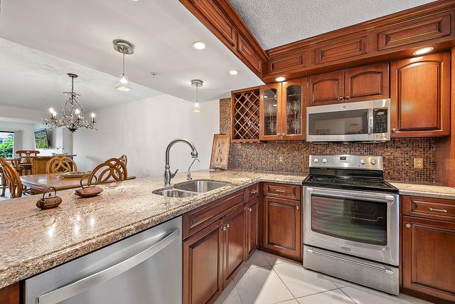 701 Seafarer Circle 103, Jupiter, FL 33477