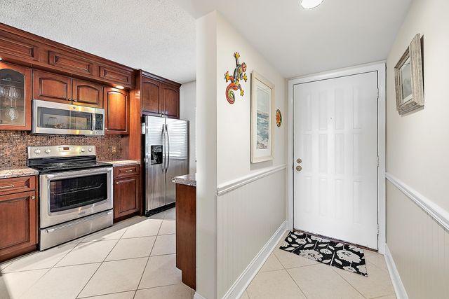 701 Seafarer Circle 103, Jupiter, FL 33477