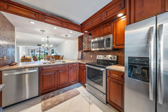 701 Seafarer Circle 103, Jupiter, FL 33477