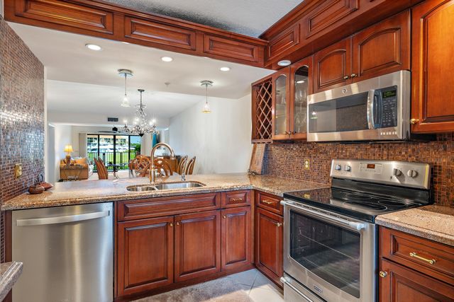 701 Seafarer Circle 103, Jupiter, FL 33477