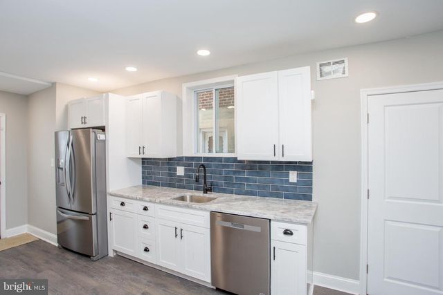 5747 HADDINGTON LN, Philadelphia, PA 19131