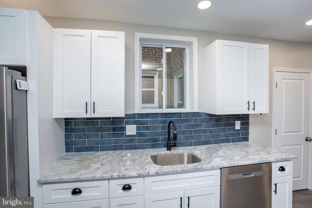 5747 HADDINGTON LN, Philadelphia, PA 19131