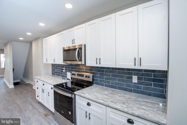 5747 HADDINGTON LN, Philadelphia, PA 19131