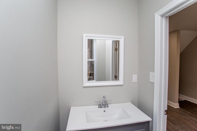 5747 HADDINGTON LN, Philadelphia, PA 19131