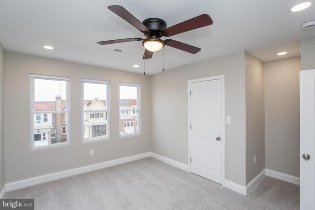 5747 HADDINGTON LN, Philadelphia, PA 19131