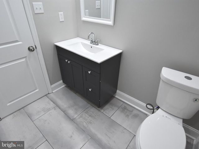 5747 HADDINGTON LN, Philadelphia, PA 19131