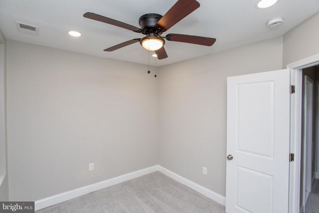 5747 HADDINGTON LN, Philadelphia, PA 19131