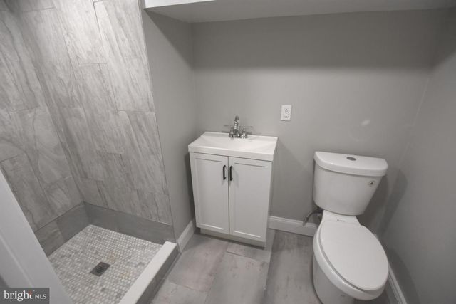 5747 HADDINGTON LN, Philadelphia, PA 19131