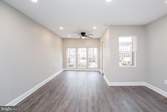 5747 HADDINGTON LN, Philadelphia, PA 19131