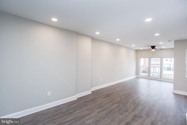 5747 HADDINGTON LN, Philadelphia, PA 19131