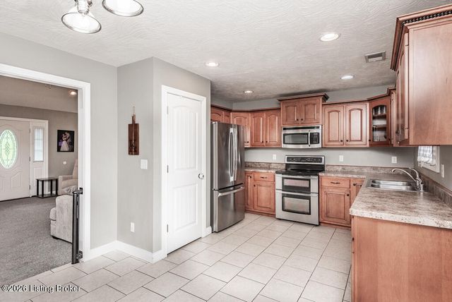 107 Nashville Dr, Coxs Creek, KY 40013
