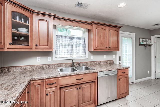 107 Nashville Dr, Coxs Creek, KY 40013