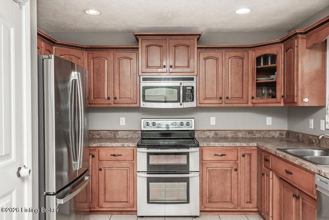 107 Nashville Dr, Coxs Creek, KY 40013