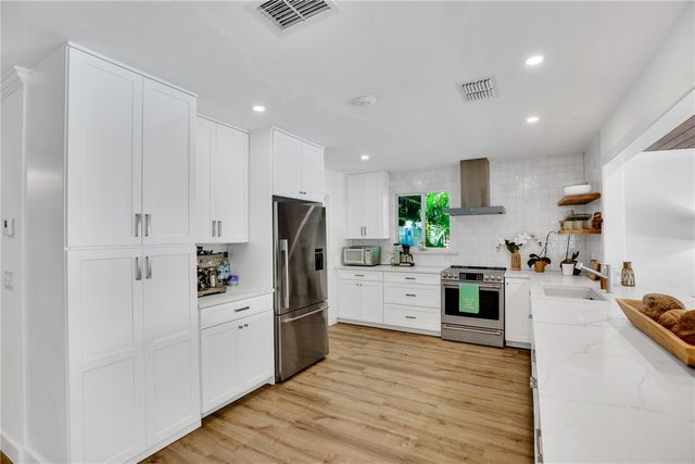 1830 E Sandpiper Road, Vero Beach, FL 32963