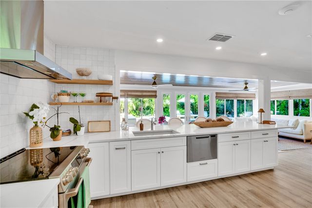 1830 E Sandpiper Road, Vero Beach, FL 32963