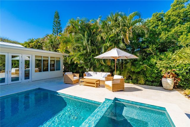 1830 E Sandpiper Road, Vero Beach, FL 32963