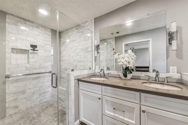 15335 Wandering Trail, Friendswood, TX 77546