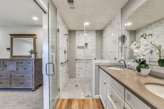 15335 Wandering Trail, Friendswood, TX 77546