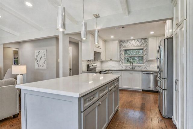 15335 Wandering Trail, Friendswood, TX 77546