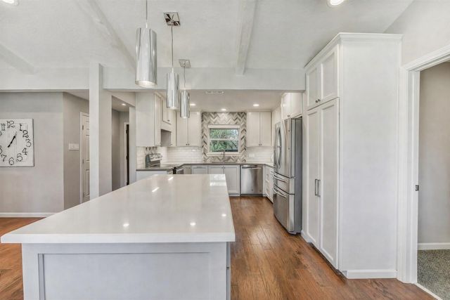 15335 Wandering Trail, Friendswood, TX 77546