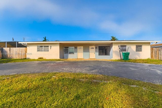 4671 SW 43rd Ter 2, Dania Beach, FL 33314
