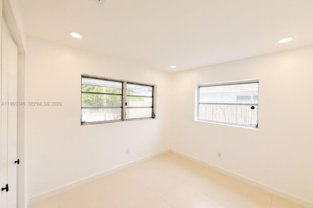 4671 SW 43rd Ter 2, Dania Beach, FL 33314