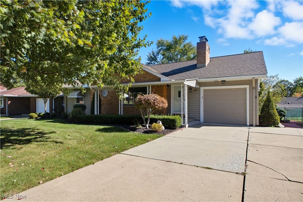 209 S Beverly Avenue, Austintown, OH 44515