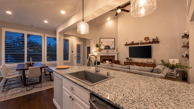 125 Russet Bend Place N, Montgomery, TX 77316