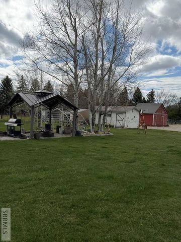 8224 N 5th W, Idaho Falls, ID 83401