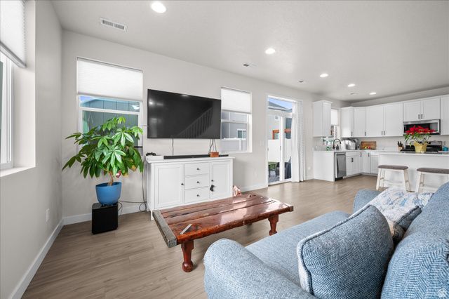 3261 S BURKHILL LN, Syracuse, UT 84075