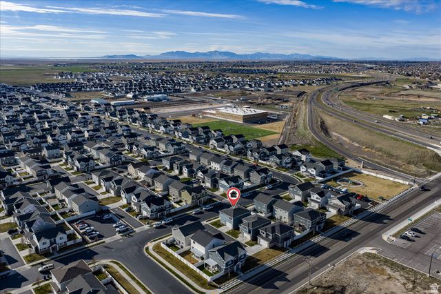 3261 S BURKHILL LN, Syracuse, UT 84075