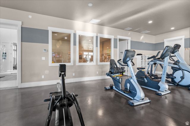 3261 S BURKHILL LN, Syracuse, UT 84075